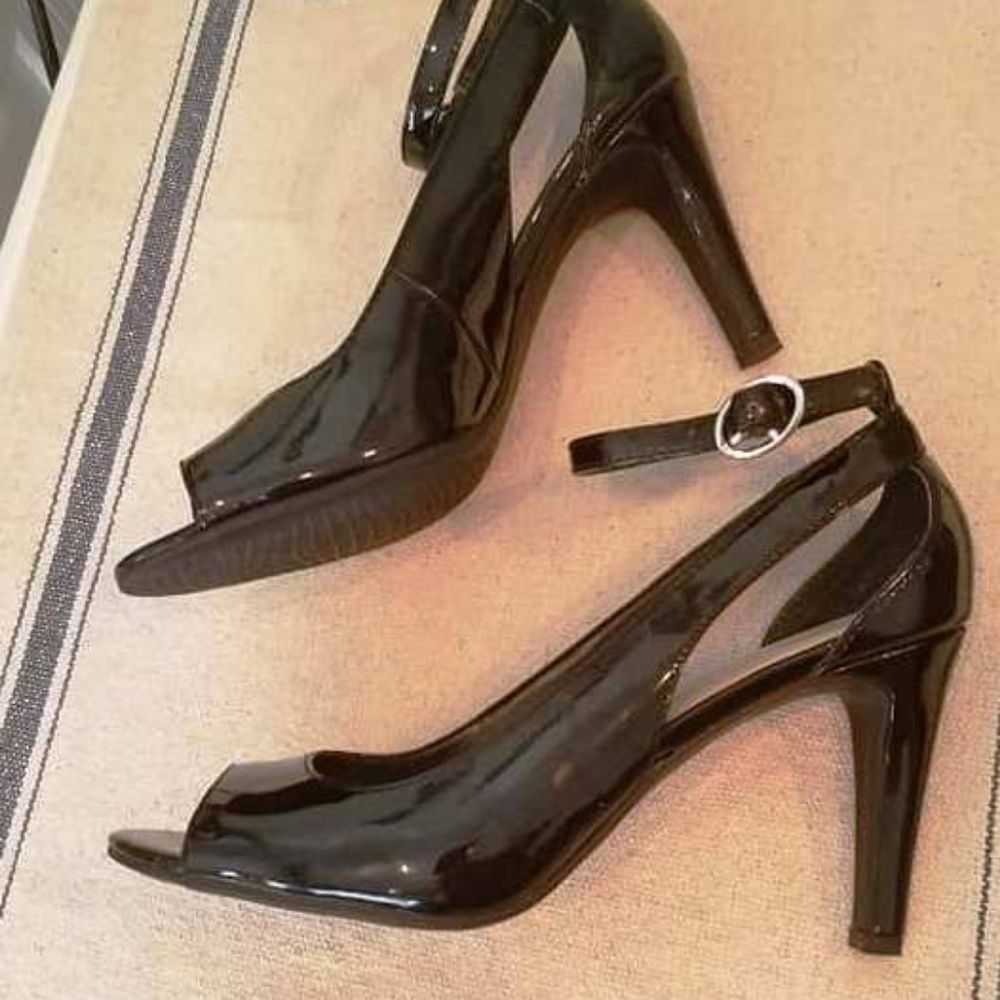 Franco Sarto Patent Leather Black High Heel Shoes - Picture 5 of 6